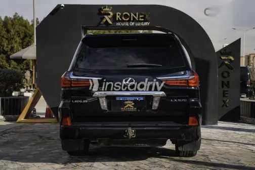 لكزس Lx 2017 أسود مستعملة للبيع - 6