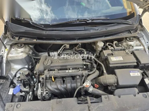 هيونداي اكسنت 2021 فضي مستعملة للبيع - 4