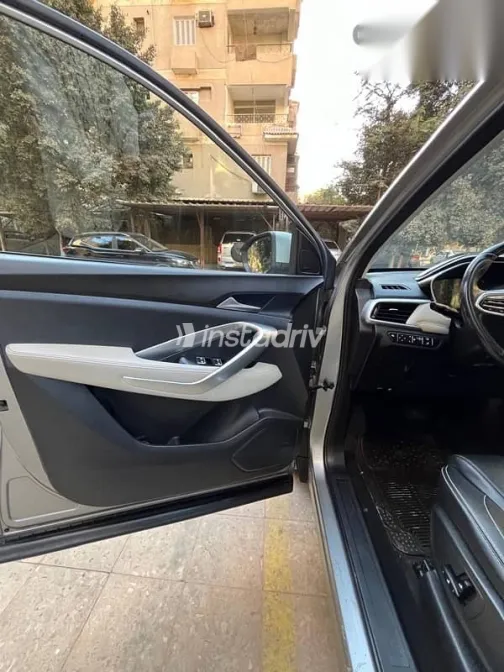 Chevrolet Captiva 2020 Silver Used for Sale - 6