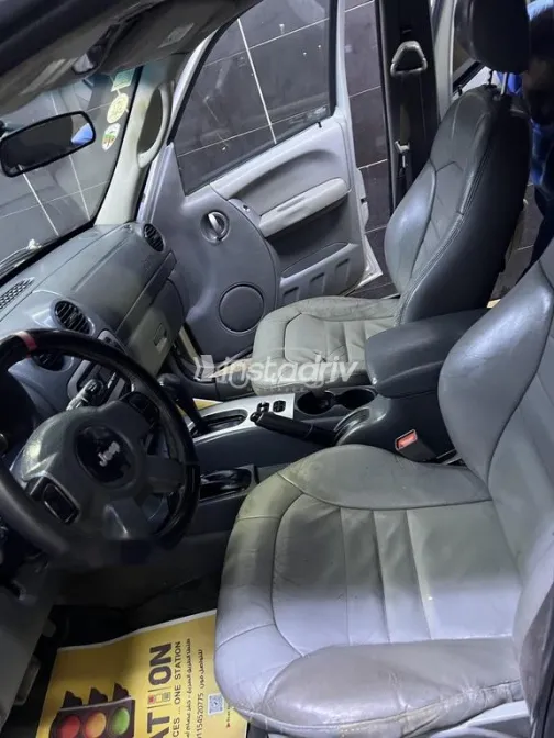 جيب ليبيرتى 2007 فضي مستعملة للبيع - 5