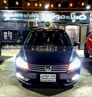 فولكس فاغن باسات 2014 أزرق غامق مستعملة للبيع