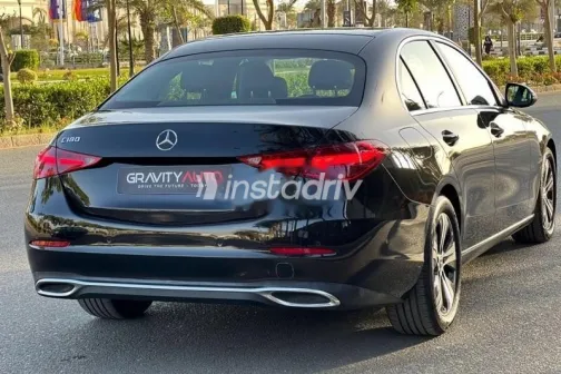 مرسيدس C 180 2023 أسود مستعملة للبيع - 3