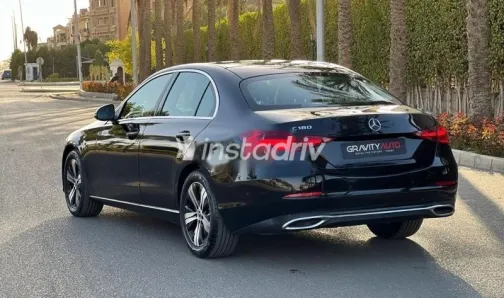 مرسيدس C 180 2023 أسود مستعملة للبيع - 4