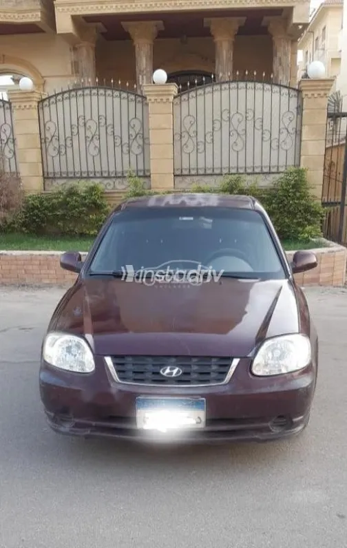 هيونداي فيرنا 2012 أحمر غامق مستعملة للبيع - 2