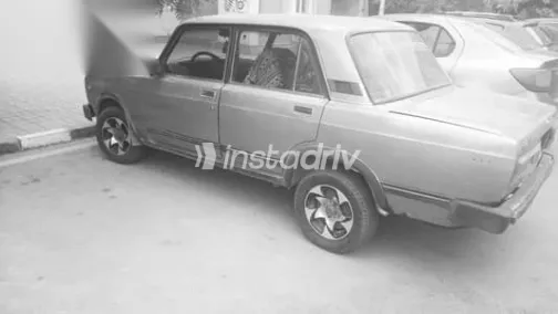 لادا 2107 2004 أزرق غامق مستعملة للبيع - 1