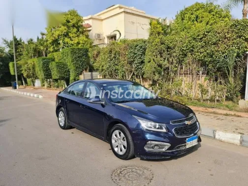 شيفروليه كروز 2016 أزرق غامق مستعملة للبيع - 2