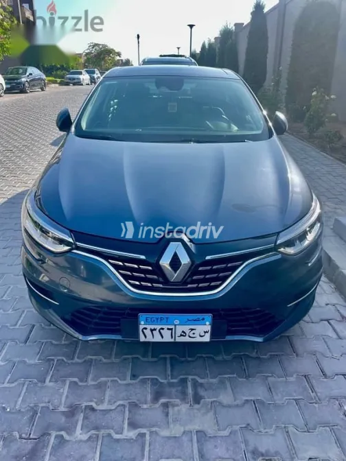 رينو ميجان 2022 رمادي مستعملة للبيع - 1