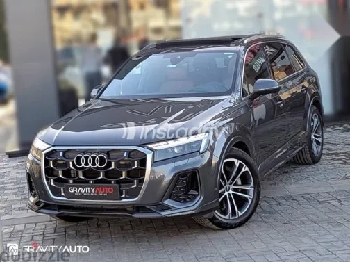 Audi Q7 2024 Gray Used for Sale - 1