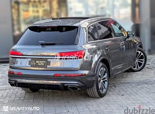 Audi Q7 2024 Gray Used for Sale - 2