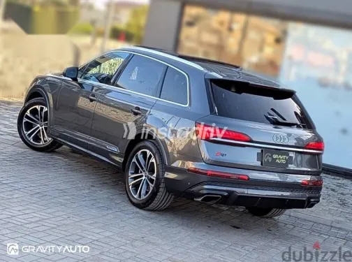 Audi Q7 2024 Gray Used for Sale - 3