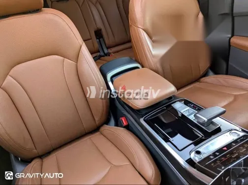 Audi Q7 2024 Gray Used for Sale - 9