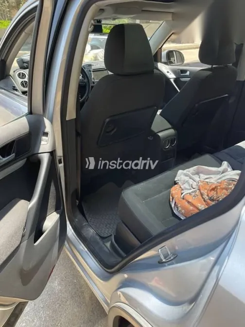 فولكس فاغن تيجون 2016 فضي مستعملة للبيع - 7