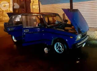 لادا 2105 1984 أزرق غامق مستعملة للبيع