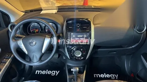 نيسان صنى 2026 ذهبي جديدة للبيع - 4