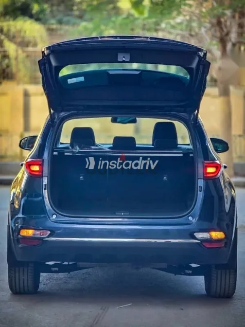 كيا سبورتاج 2021 أزرق غامق مستعملة للبيع - 4