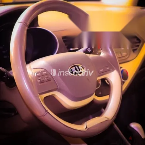 Kia Picanto 2016 Red Used for Sale - 5