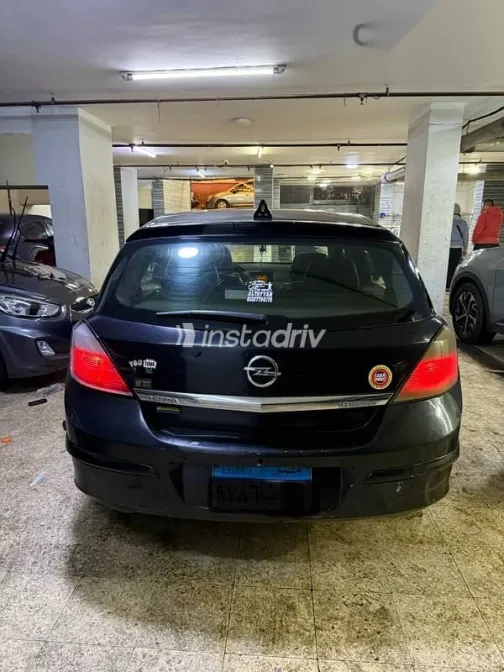 اوبل أسترا 2007 أسود مستعملة للبيع - 3