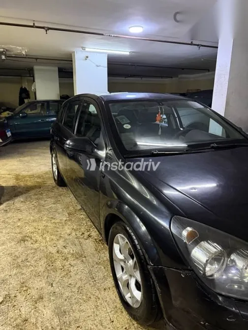 اوبل أسترا 2007 أسود مستعملة للبيع - 7