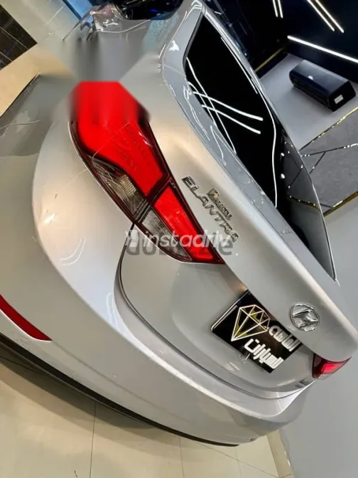 Hyundai Elantra 2015 Silver Used for Sale - 10