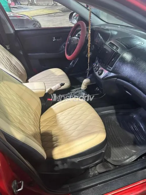 هيونداي إلنترا 2018 أبيض مستعملة للبيع - 4