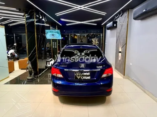 هيونداي اكسنت RB 2021 أزرق غامق مستعملة للبيع - 3