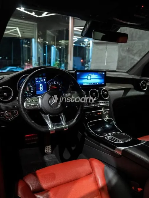 مرسيدس GLC 200 2022 أسود مستعملة للبيع - 2