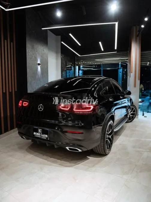 مرسيدس GLC 200 2022 أسود مستعملة للبيع - 4