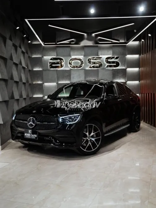 مرسيدس GLC 200 2022 أسود مستعملة للبيع - 5