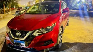 نيسان قشقاي 2020 أحمر غامق مستعملة للبيع