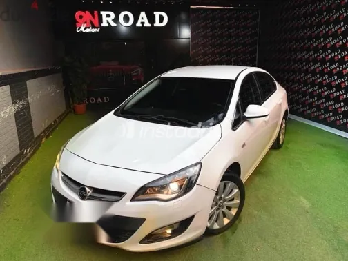 اوبل أسترا 2017 أبيض مستعملة للبيع - 6