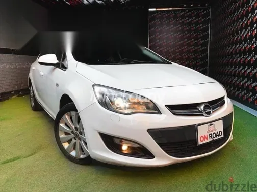 اوبل أسترا 2017 أبيض مستعملة للبيع - 7