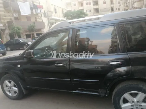 نيسان اكس تريل 2010 أبيض مستعملة للبيع - 1