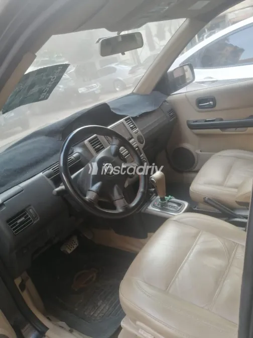 نيسان اكس تريل 2010 أبيض مستعملة للبيع - 4