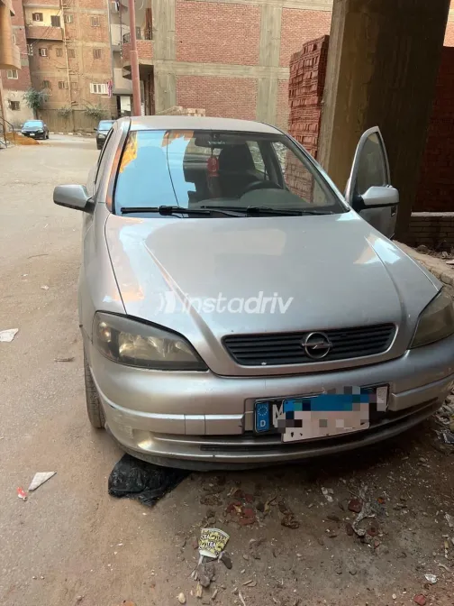 اوبل أسترا 2000 أبيض مستعملة للبيع - 2