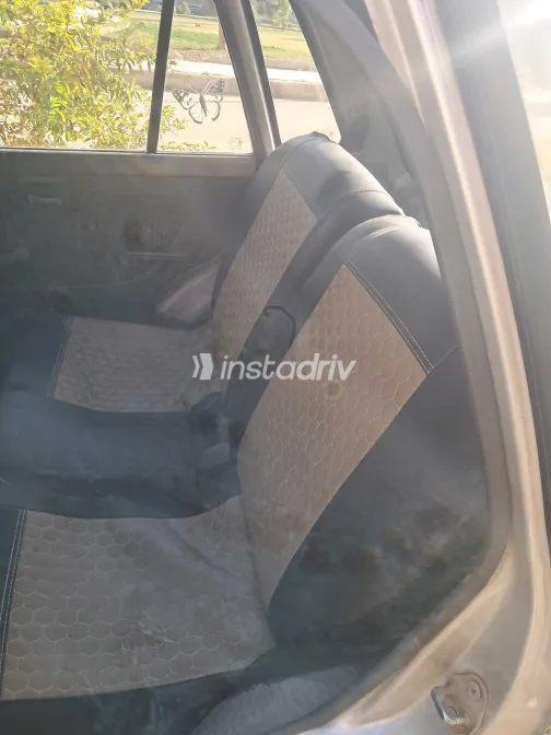 سوزوكى ماروتى 2010 أبيض مستعملة للبيع - 2