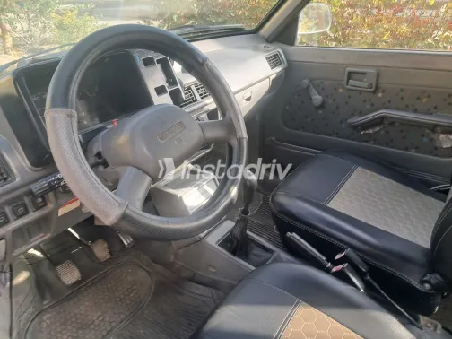 سوزوكى ماروتى 2010 أبيض مستعملة للبيع - 4