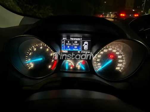 فورد كوجا 2016 أبيض مستعملة للبيع - 3