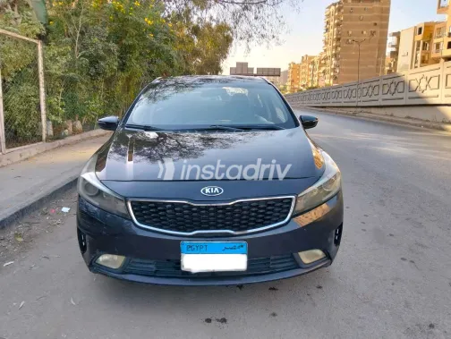 كيا سيراتو 2018 أبيض مستعملة للبيع - 2