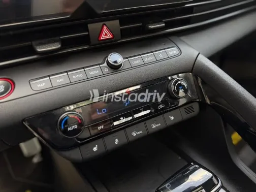 هيونداي إلنترا 2024 رمادي مستعملة للبيع - 5