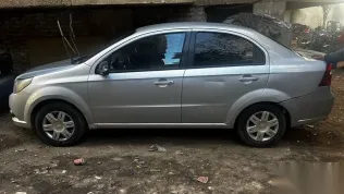 شيفروليه افيو 2014 فضي مستعملة للبيع