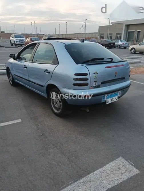 فيات برافا 2001 أزرق غامق مستعملة للبيع - 1