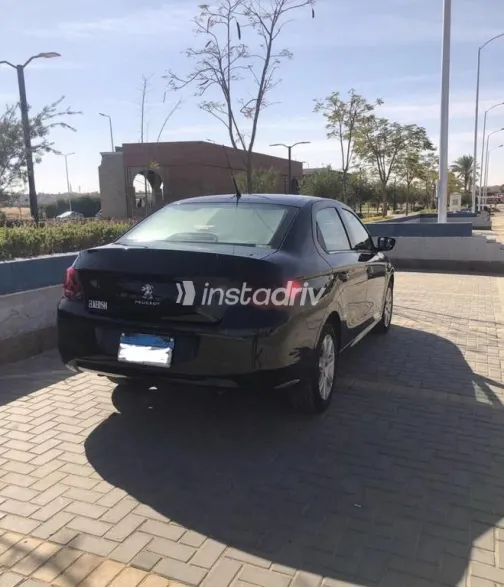 بيجو 301 2021 أبيض مستعملة للبيع - 2