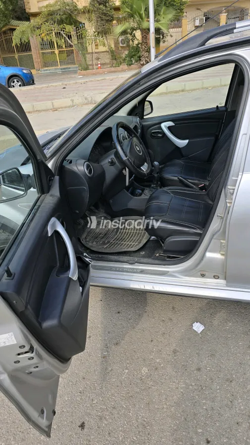 Renault Sandero Step Way 2013 White Used for Sale - 2