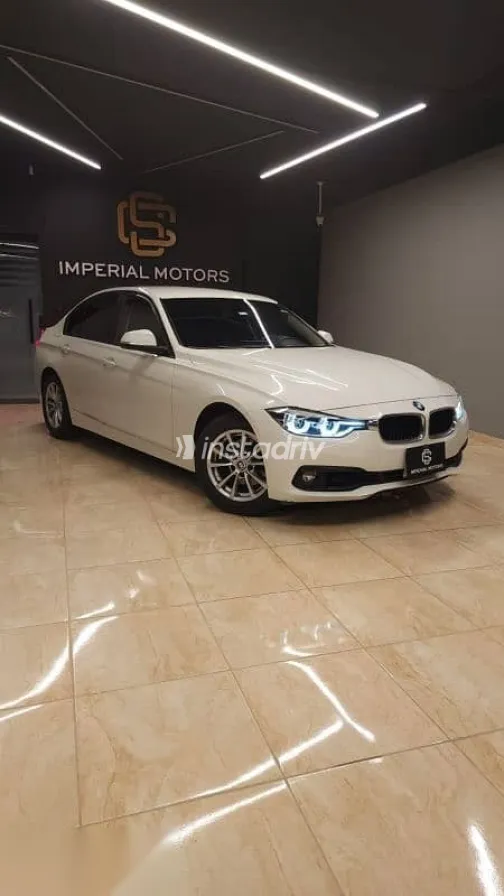 بي ام دبليو 318 2019 أبيض مستعملة للبيع - 2