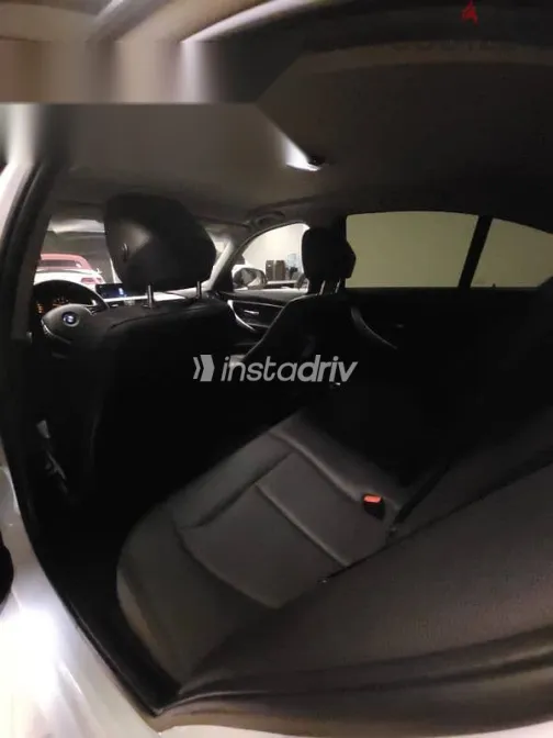 بي ام دبليو 318 2019 أبيض مستعملة للبيع - 7