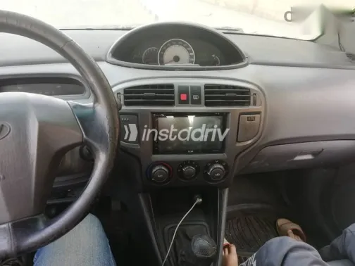 هيونداي ماتريكس 2006 ذهبي مستعملة للبيع - 2