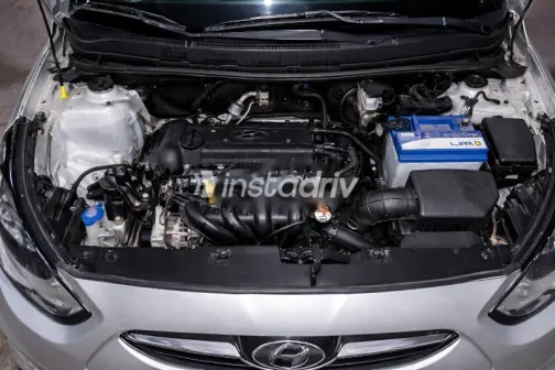 هيونداي اكسنت RB 2012 فضي مستعملة للبيع - 3