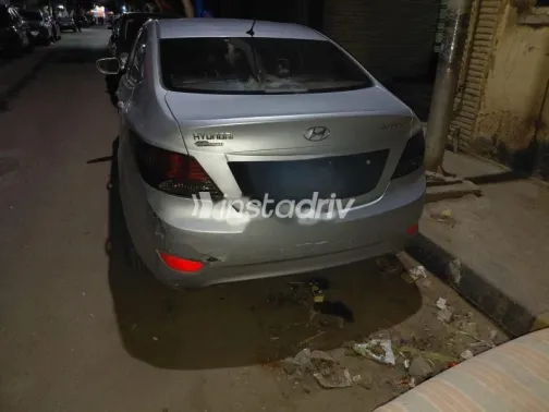 هيونداي اكسنت RB 2012 فضي مستعملة للبيع - 5