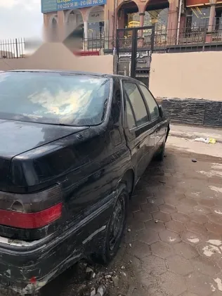 بيجو 605 1995 أسود مستعملة للبيع