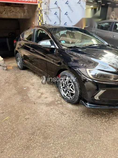 هيونداي إلنترا 2018 أسود مستعملة للبيع - 4
